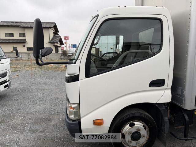 Toyota TOYOACE 2010-03 5881125-20