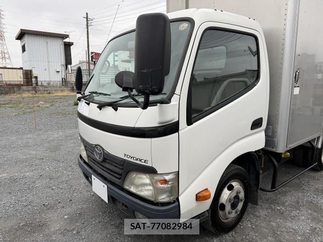 Toyota TOYOACE 2010-03 5881125-21
