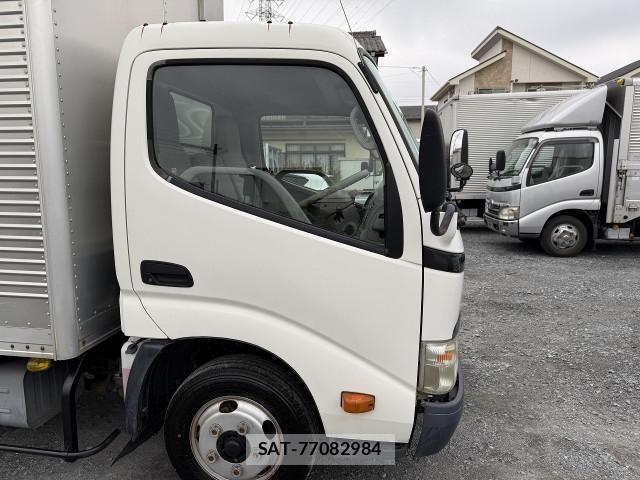 Toyota TOYOACE 2010-03 5881125-23