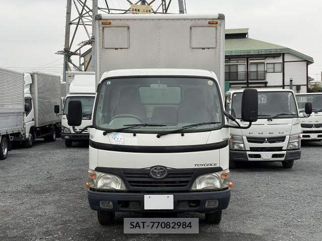 Toyota TOYOACE 2010-03 5881125-24