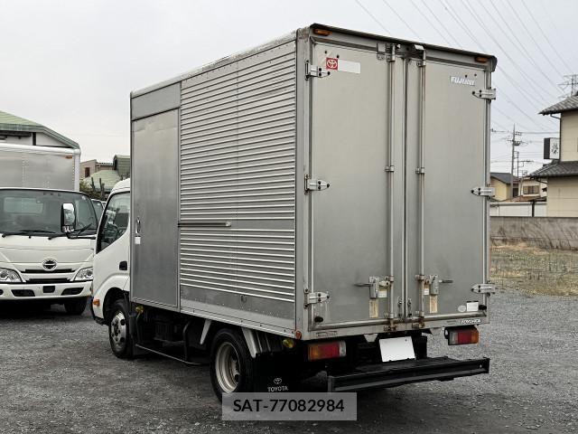 Toyota TOYOACE 2010-03 5881125-27