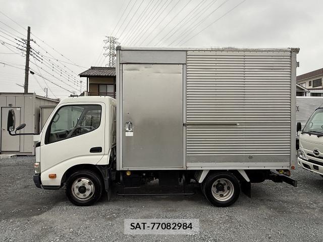 Toyota TOYOACE 2010-03 5881125-2