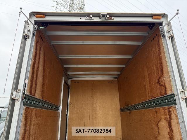 Toyota TOYOACE 2010-03 5881125-5