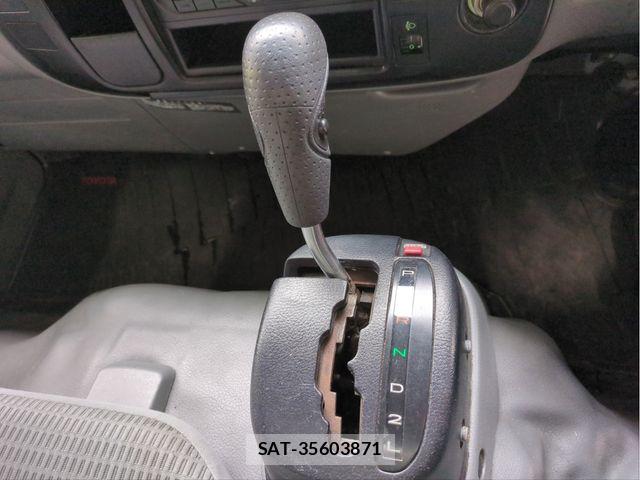 Toyota TOYOACE 2016-09 6615279-10