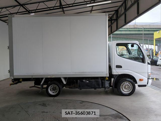 Toyota TOYOACE 2016-09 6615279-17