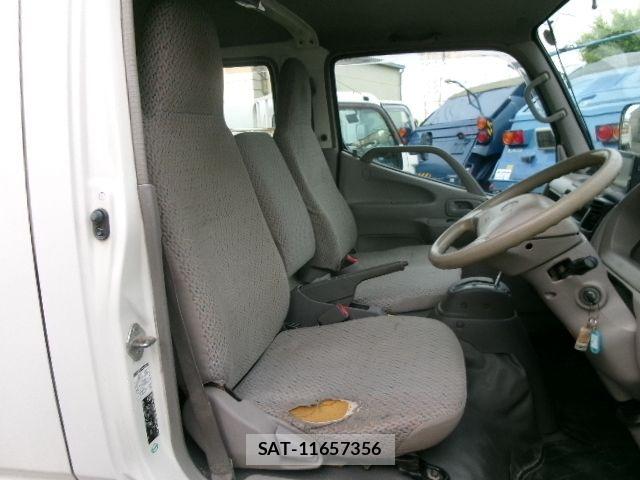 Toyota TOYOACE 2007-03 6717567-17