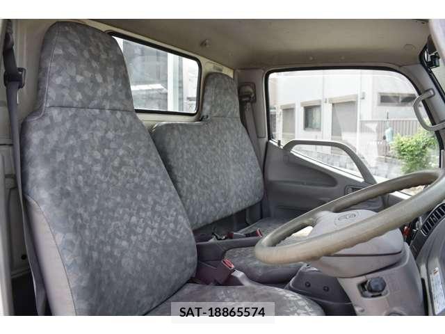 Toyota TOYOACE 2005-12 6817651-11