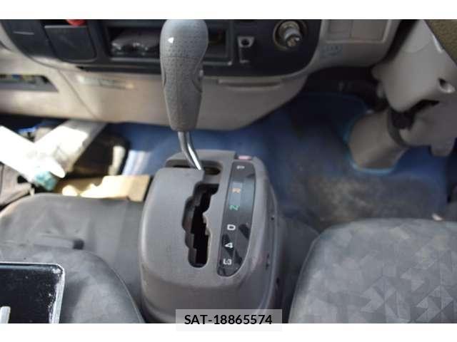 Toyota TOYOACE 2005-12 6817651-4