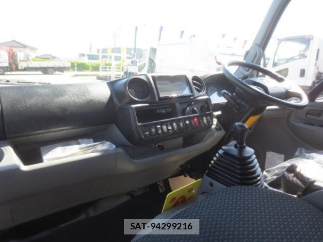 Toyota TOYOACE 2020-10 6914565-13