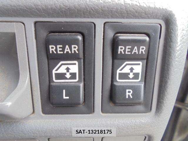 Toyota TOYOACE 2016-03 6998829-11