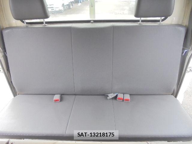 Toyota TOYOACE 2016-03 6998829-13