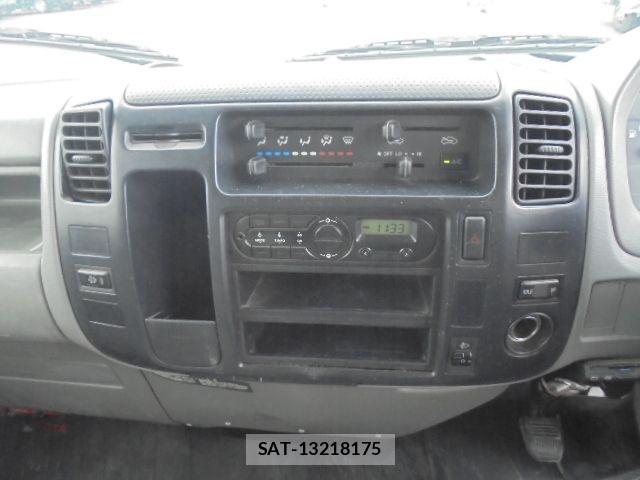 Toyota TOYOACE 2016-03 6998829-16