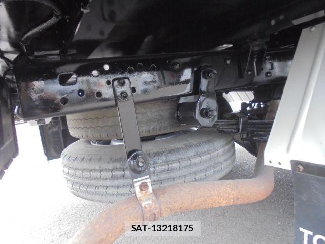 Toyota TOYOACE 2016-03 6998829-24