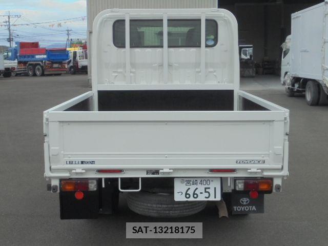 Toyota TOYOACE 2016-03 6998829-26