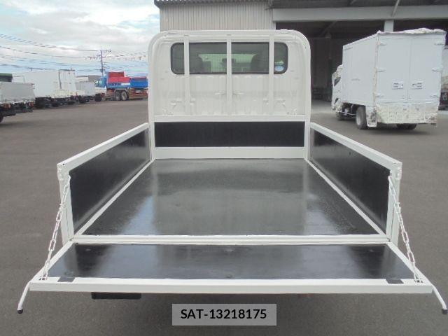 Toyota TOYOACE 2016-03 6998829-27
