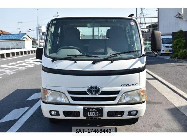Toyota TOYOACE 2013-02 6998831-2