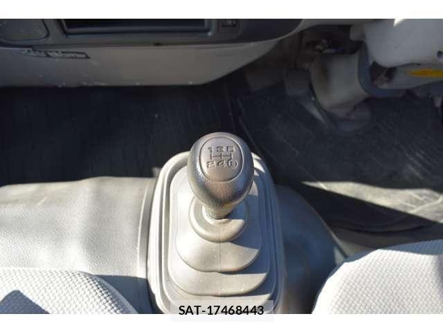 Toyota TOYOACE 2013-02 6998831-5