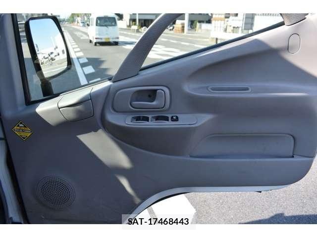 Toyota TOYOACE 2013-02 6998831-7