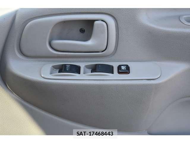 Toyota TOYOACE 2013-02 6998831-8
