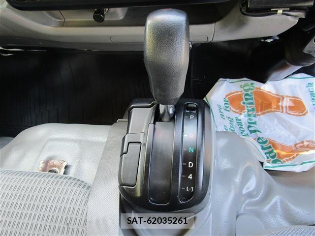 Toyota TOYOACE 2013-03 7021773-11