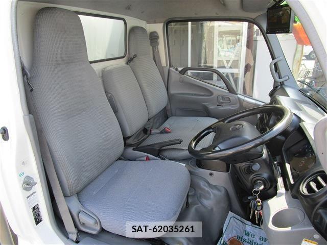 Toyota TOYOACE 2013-03 7021773-13