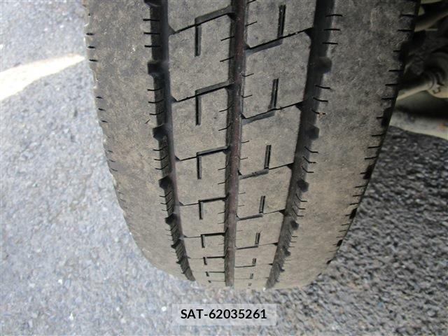 Toyota TOYOACE 2013-03 7021773-17