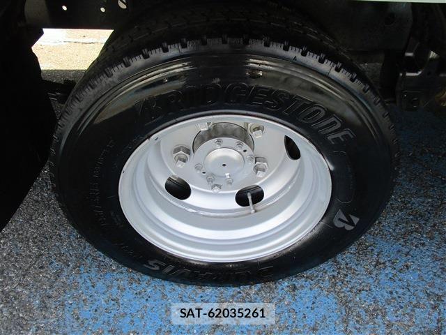 Toyota TOYOACE 2013-03 7021773-18