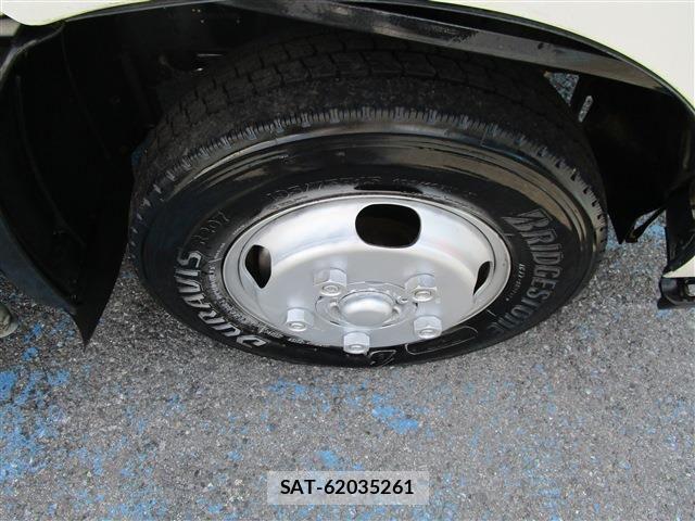 Toyota TOYOACE 2013-03 7021773-19