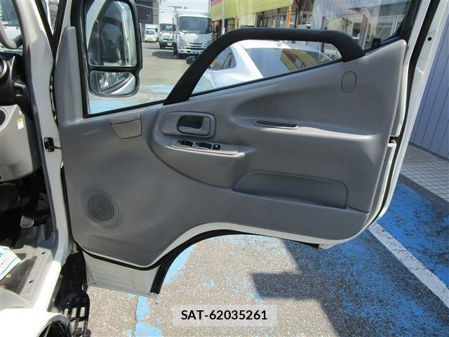 Toyota TOYOACE 2013-03 7021773-20