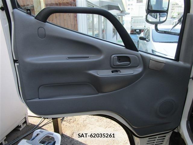 Toyota TOYOACE 2013-03 7021773-21