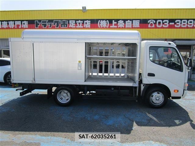 Toyota TOYOACE 2013-03 7021773-24