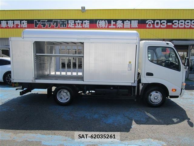 Toyota TOYOACE 2013-03 7021773-25