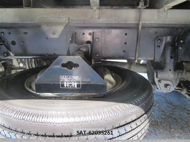 Toyota TOYOACE 2013-03 7021773-29