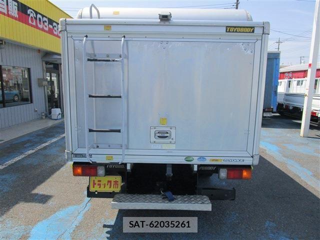 Toyota TOYOACE 2013-03 7021773-4