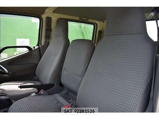 Toyota TOYOACE 2017-10 7061087-12