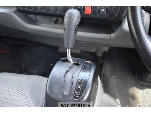 Toyota TOYOACE 2017-10 7061087-2