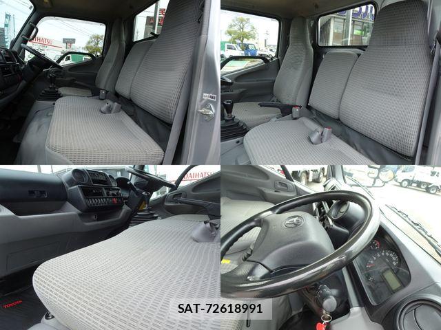 Toyota TOYOACE 2018-01 7061086-10