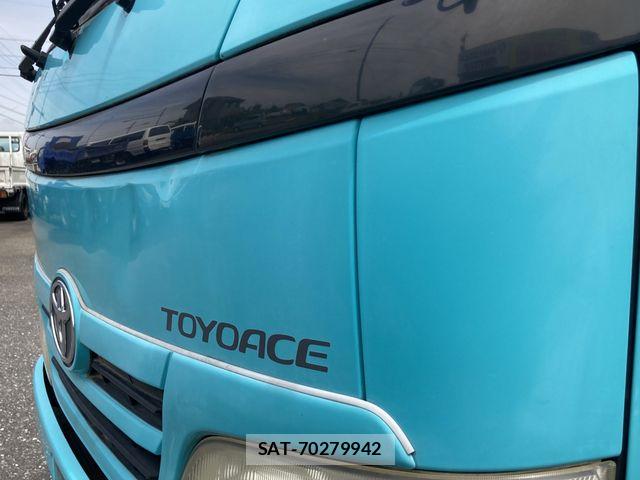 Toyota TOYOACE 2011-12 7226193-10