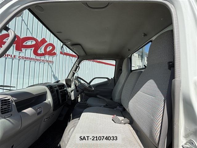 Toyota TOYOACE 2004-01 7226187-11