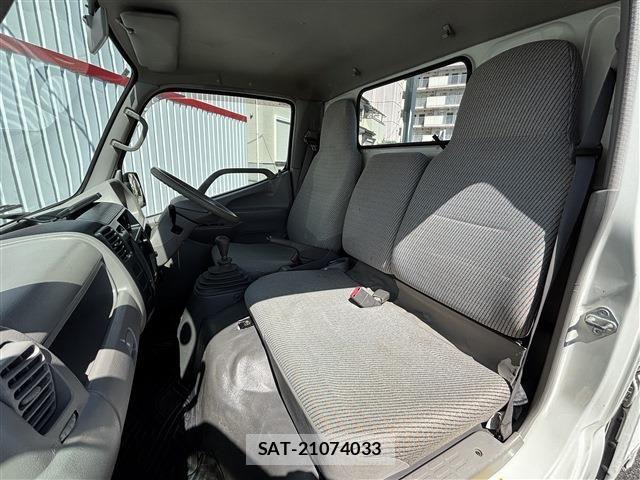 Toyota TOYOACE 2004-01 7226187-12