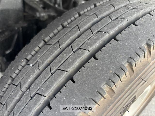 Toyota TOYOACE 2004-01 7226187-16