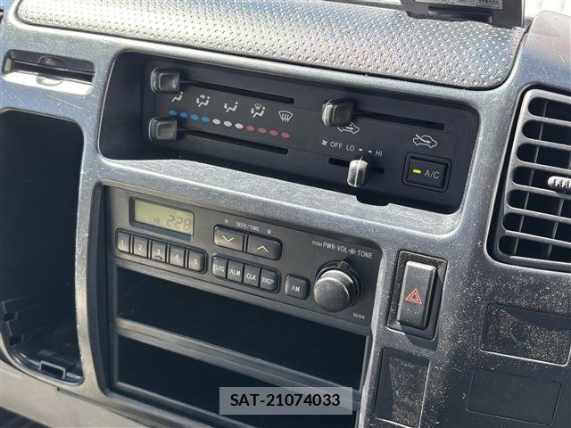 Toyota TOYOACE 2004-01 7226187-7