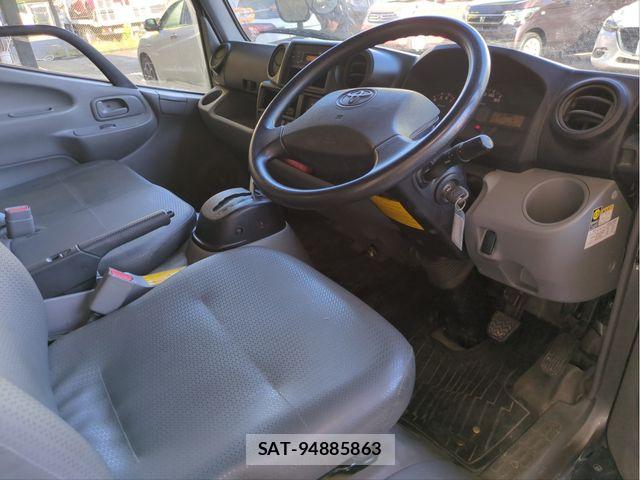 Toyota TOYOACE 2019-03 7252612-24