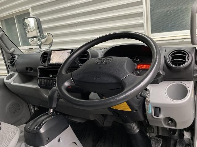 Toyota TOYOACE 2019-02 7306735-15