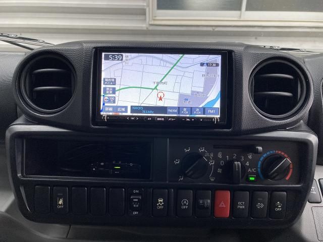 Toyota TOYOACE 2019-02 7306735-16