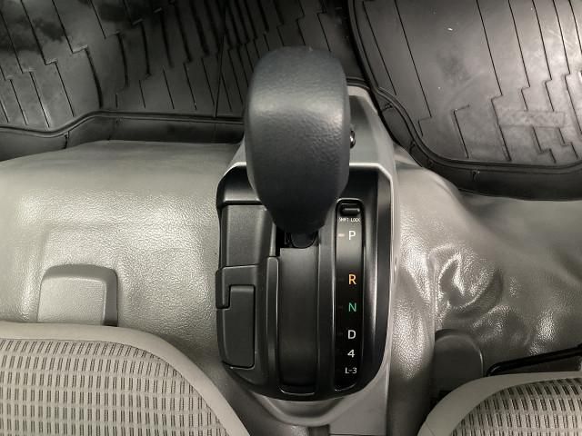 Toyota TOYOACE 2019-02 7306735-17
