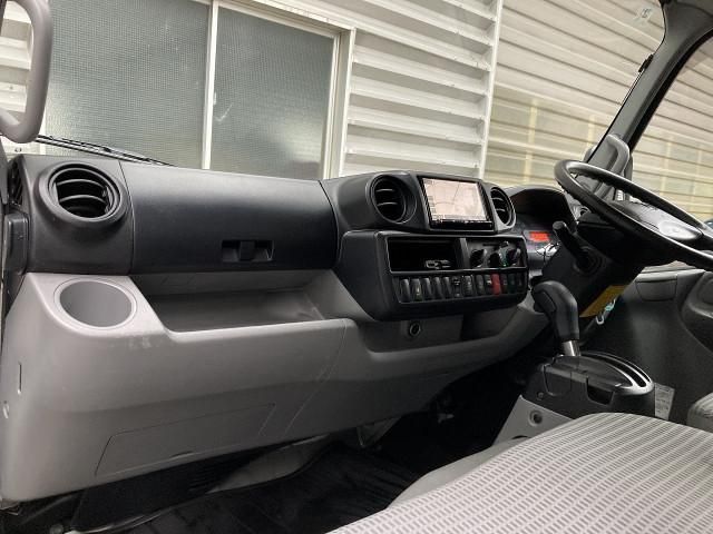 Toyota TOYOACE 2019-02 7306735-19