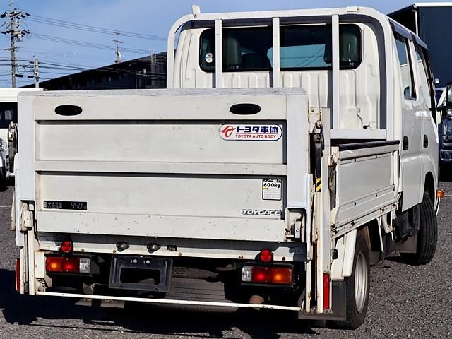 Toyota TOYOACE 2017-03 7306732-2