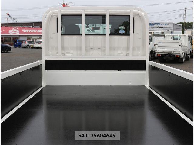 Toyota TOYOACE 2014-08 7330687-10