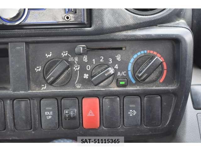 Toyota TOYOACE 2017-11 7330690-14